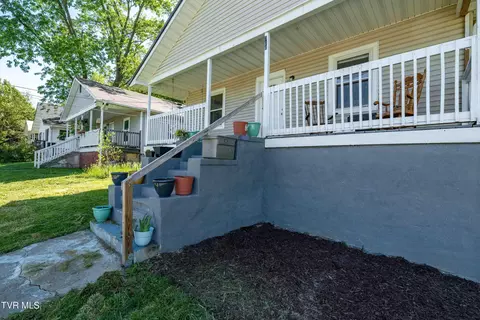 Exterior - 304 E Chestnut Street Johnson City Tn 37601, Johnson City, TN 37601 photo 4 of 10