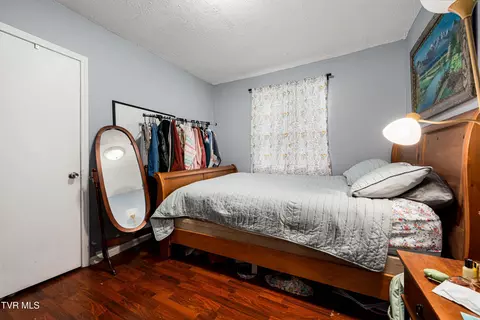 Bedroom - 304 E Chestnut Street Johnson City Tn 37601, Johnson City, TN 37601 photo 1 of 4