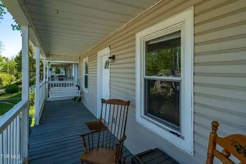 Exterior - 304 E Chestnut Street Johnson City Tn 37601, Johnson City, TN 37601 photo 5 of 10