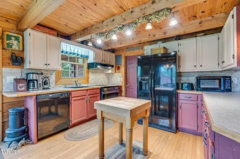 Kitchen - 147 Britton Lane Limestone Tn 37681, Limestone, TN 37681 photo 2 of 4