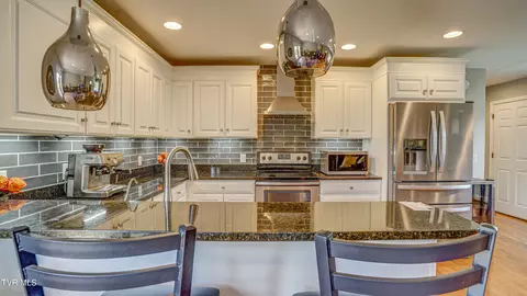 Kitchen - 17500 Bridle Drive Abingdon Va 24210, Abingdon, VA 24210 photo 1 of 3