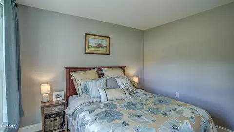 Bedroom - 17500 Bridle Drive Abingdon Va 24210, Abingdon, VA 24210 photo 5 of 6
