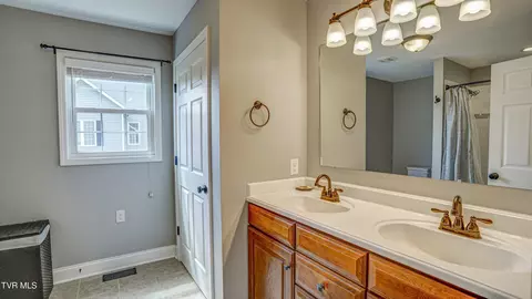 Bath - 17500 Bridle Drive Abingdon Va 24210, Abingdon, VA 24210 photo 1 of 4