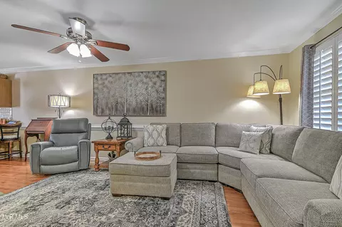 Living - 574 Beaverview Drive Bristol Va 24201, Bristol, VA 24201 photo 2 of 3