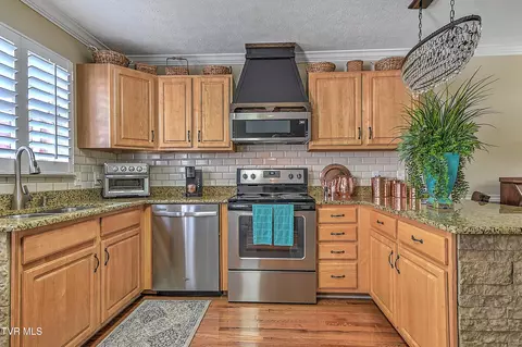 Kitchen - 574 Beaverview Drive Bristol Va 24201, Bristol, VA 24201 photo 2 of 3