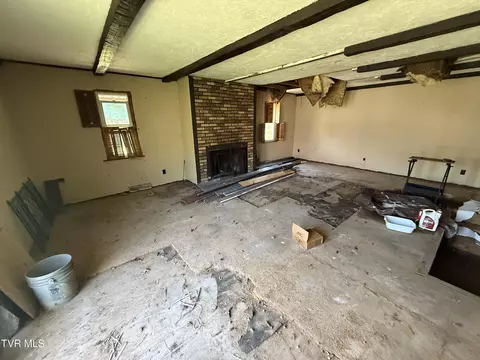 Living - 656 N Main Avenue Erwin Tn 37650, Erwin, TN 37650 photo 2 of 3