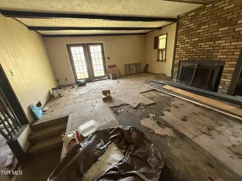 Living - 656 N Main Avenue Erwin Tn 37650, Erwin, TN 37650 photo 3 of 3