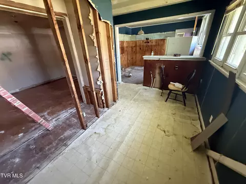 Entry Way - 656 N Main Avenue Erwin Tn 37650, Erwin, TN 37650 photo 1 of 1