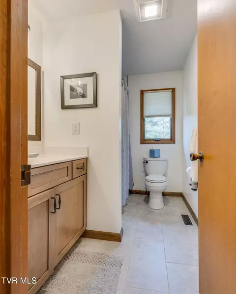 Bath - 209 Harmony Acres Drive E Jonesborough Tn 37659, Jonesborough, TN 37659 photo 3 of 5