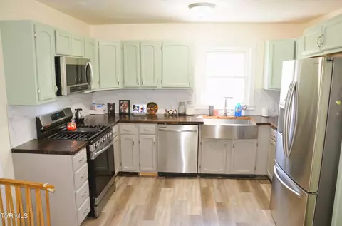 Kitchen - 6081 Pole Bridge Road Wise Va 24293, Wise, VA 24293 photo 1 of 2
