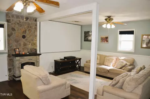 Living - 6081 Pole Bridge Road Wise Va 24293, Wise, VA 24293 photo 1 of 1