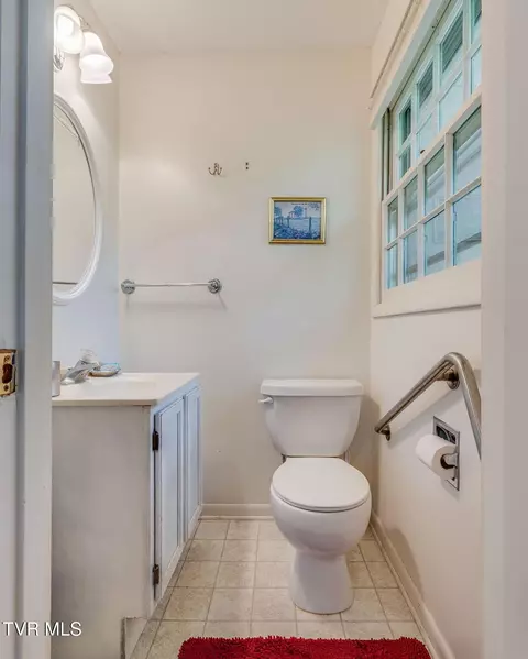Bath - 824 Balsam Circle Erwin Tn 37650, Erwin, TN 37650 photo 1 of 3