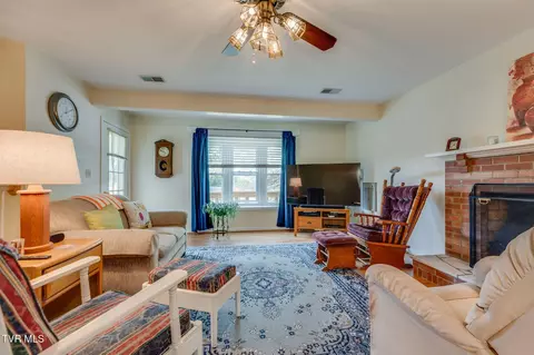 Living - 824 Balsam Circle Erwin Tn 37650, Erwin, TN 37650 photo 1 of 3