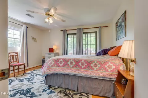 Bedroom - 824 Balsam Circle Erwin Tn 37650, Erwin, TN 37650 photo 4 of 10