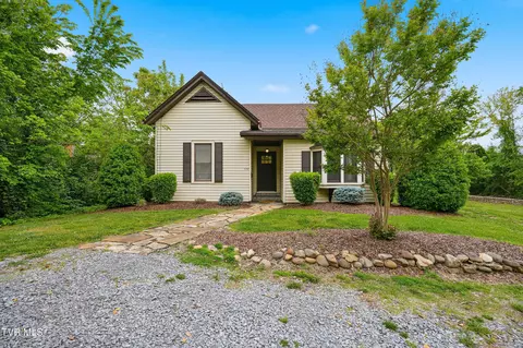 220 N Riverside Drive Elizabethton Tn 37643, Elizabethton, TN 37643