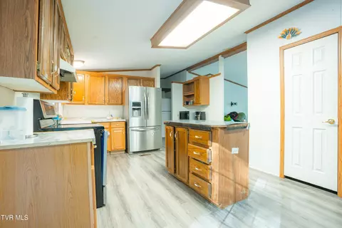 Kitchen - 100 Edwards Ridge Road Erwin Tn 37650, Erwin, TN 37650 photo 2 of 2