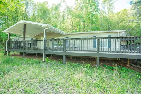 Exterior - 100 Edwards Ridge Road Erwin Tn 37650, Erwin, TN 37650 photo 1 of 3