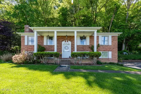 1025 Eastbrook Drive Kingsport Tn 37663, Kingsport, TN 37663