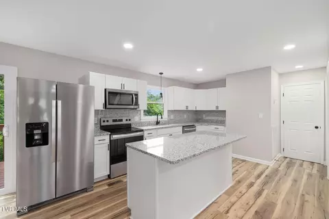 Kitchen - 143 Horton Ridge Road Erwin Tn 37650, Erwin, TN 37650 photo 1 of 3