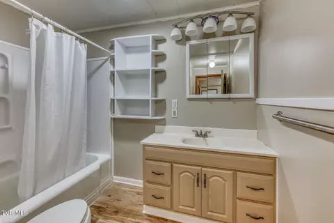 Bath - 945 N Elm Avenue Erwin Tn 37650, Erwin, TN 37650 photo 1 of 1