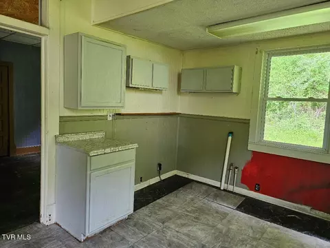 Kitchen - 2104 Exeter Road Appalachia Va 24216, Appalachia, VA 24216 photo 2 of 3