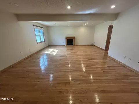 Living - 131 SW Beverly Avenue Wise Va 24293, Wise, VA 24293 photo 7 of 9