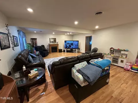 Living - 131 SW Beverly Avenue Wise Va 24293, Wise, VA 24293 photo 2 of 7