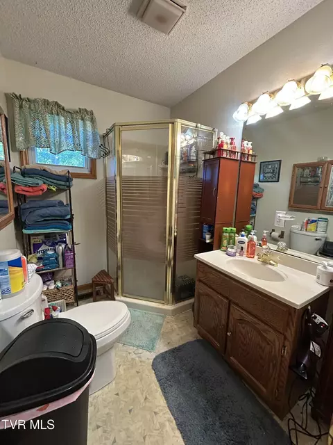 Bath - 131 SW Beverly Avenue Wise Va 24293, Wise, VA 24293 photo 3 of 3