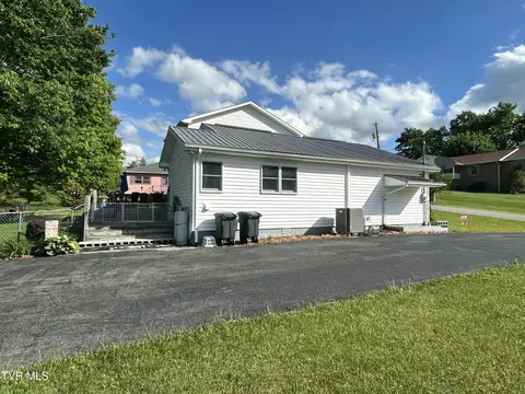 Exterior - 131 SW Beverly Avenue Wise Va 24293, Wise, VA 24293 photo 4 of 11