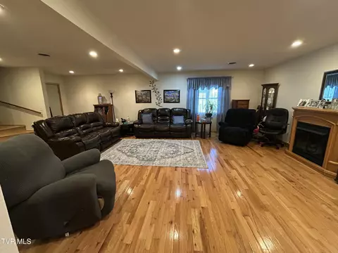 Living - 131 SW Beverly Avenue Wise Va 24293, Wise, VA 24293 photo 1 of 7
