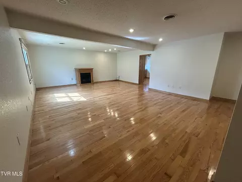 Living - 131 SW Beverly Avenue Wise Va 24293, Wise, VA 24293 photo 3 of 9