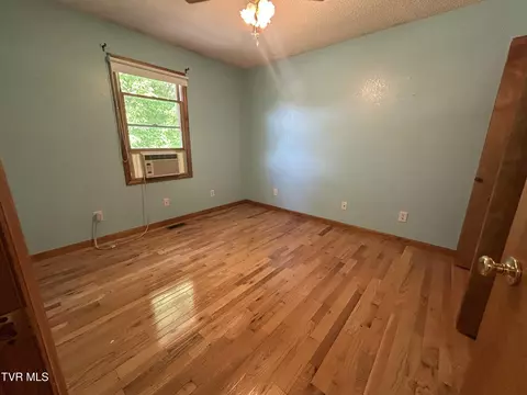 Bedroom - 131 SW Beverly Avenue Wise Va 24293, Wise, VA 24293 photo 2 of 3