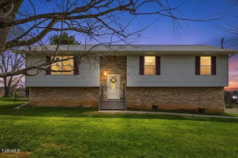 312 Saint Edward Drive Dandridge Tn 37725, Dandridge, TN 37725