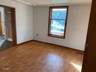 Living - 327 S Johnson Drive Pennington Gap Va 24277, Pennington Gap, VA 24277 photo 3 of 3