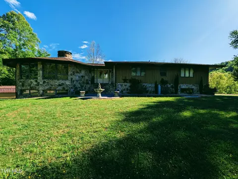 9404 Clintwood Highway Pound Va 24279, Pound, VA 24279