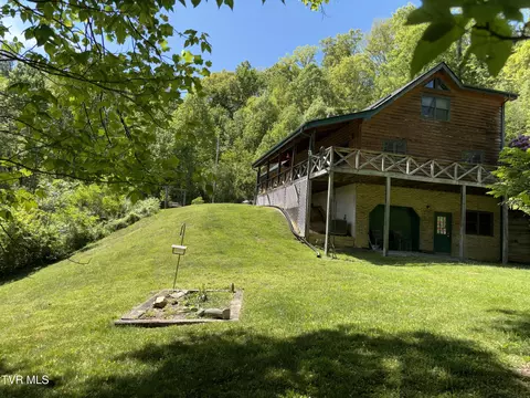 371 Buck Mountain Road Roan Mountain Tn 37687, Roan Mountain, TN 37687