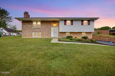 421 Mount Area Drive Bristol Tn 37620, Bristol, TN 37620
