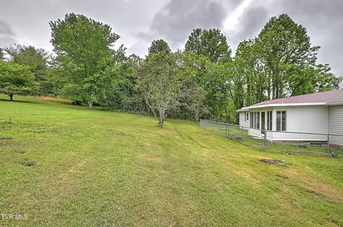 Exterior - 936 Diane Avenue Erwin Tn 37650, Erwin, TN 37650 photo 7 of 10
