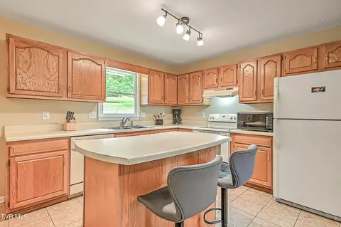 Kitchen - 936 Diane Avenue Erwin Tn 37650, Erwin, TN 37650 photo 1 of 4