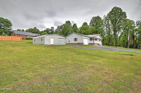 Exterior - 936 Diane Avenue Erwin Tn 37650, Erwin, TN 37650 photo 6 of 10