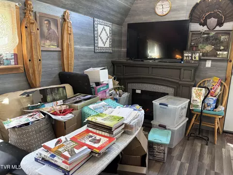 9438 Roan Creek Road Butler Tn 37640, Butler, TN 37640