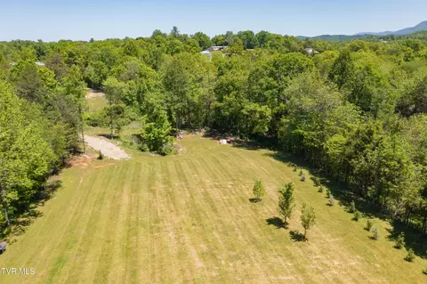 882 Walnut Grove Road Bluff City Tn 37618, Bluff City, TN 37618