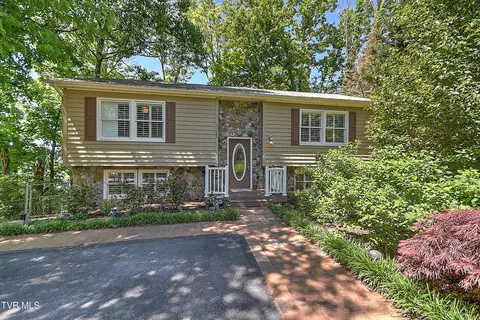 1105 Quail Harbour Drive Johnson City Tn 37601, Johnson City, TN 37601