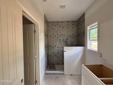 Bath - 116 Emerald Drive Greeneville Tn 37745, Greeneville, TN 37745 photo 4 of 4