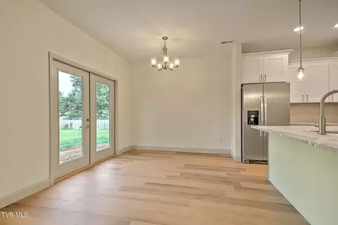 Dining - 116 Emerald Drive Greeneville Tn 37745, Greeneville, TN 37745 photo 3 of 4
