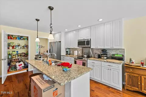 Kitchen - 194 E Ridges Drive Chuckey Tn 37641, Chuckey, TN 37641 photo 2 of 2