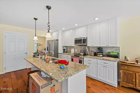 Kitchen - 194 E Ridges Drive Chuckey Tn 37641, Chuckey, TN 37641 photo 1 of 2