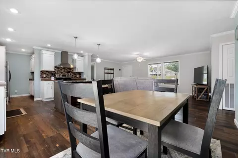 Dining - 490 Roaming Drive Chuckey Tn 37641, Chuckey, TN 37641 photo 2 of 2