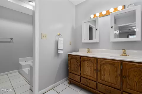 Bath - 2 Gatewood Drive Gray Tn 37615, Gray, TN 37615 photo 1 of 3
