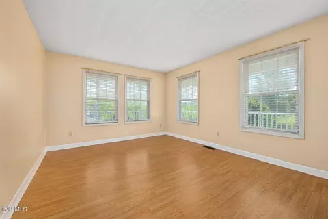 Living - 2 Gatewood Drive Gray Tn 37615, Gray, TN 37615 photo 1 of 3